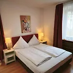 Pfaff 3*