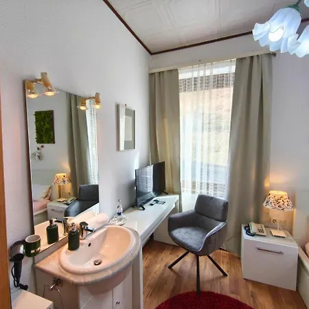Pfaff 3*